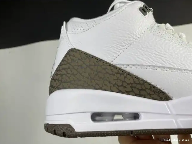 Cheap Retro Mocha 3 (2018) 136064-122 Jordan Air 0609